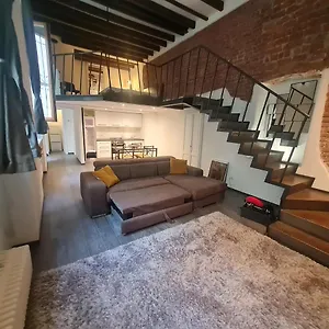 Isola - Ugo Bassi Charme Loft , Milan Italy